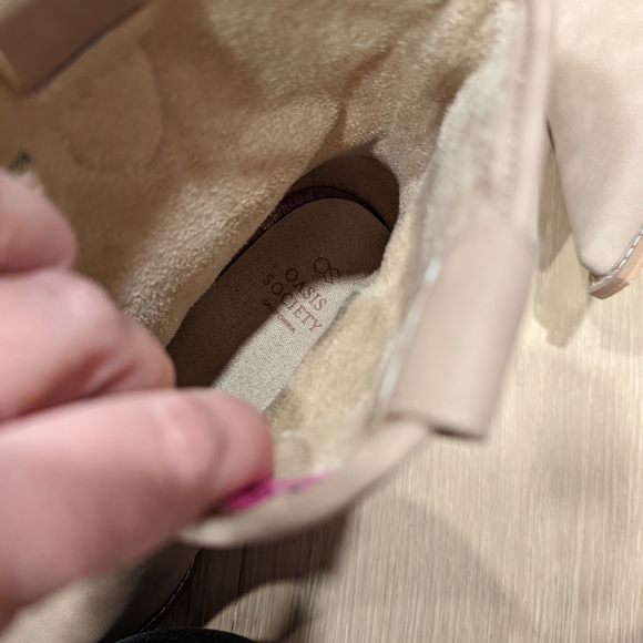 Elegant Beige Ankle Boots with Rhinestone Detail - Picture 8 of 11